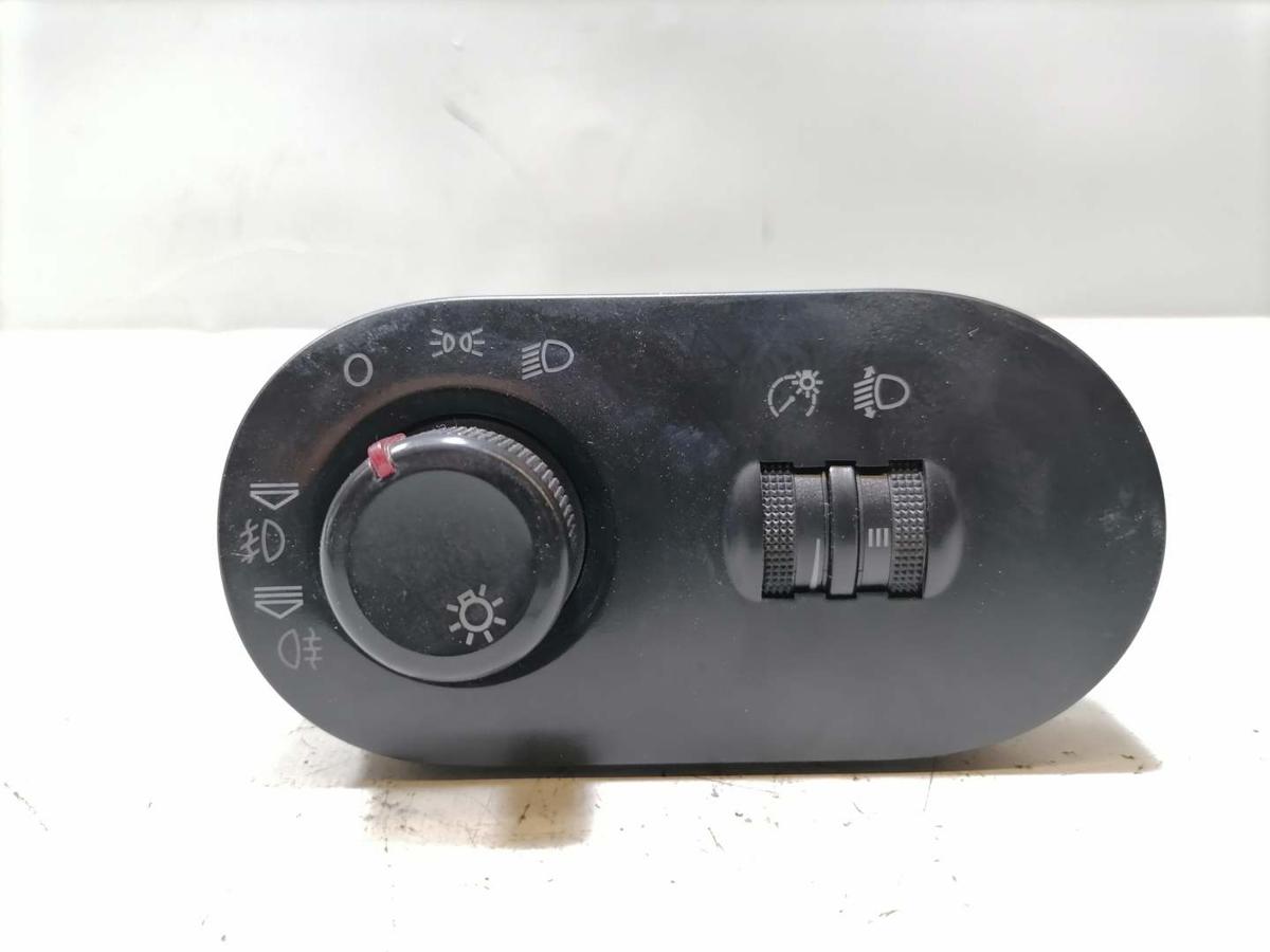 Seat Ibiza 6L original Lichtschalter für Fahrzeuge mit Nebelscheinwerfer Bj.2007 Seat Ibiza 6L original Lichtschalter für Fahrzeuge mit Nebelscheinwerfer Bj.2007